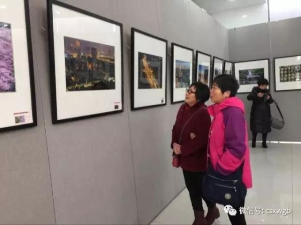 “通润驱动杯”《精致常熟》摄影展在图书馆展出